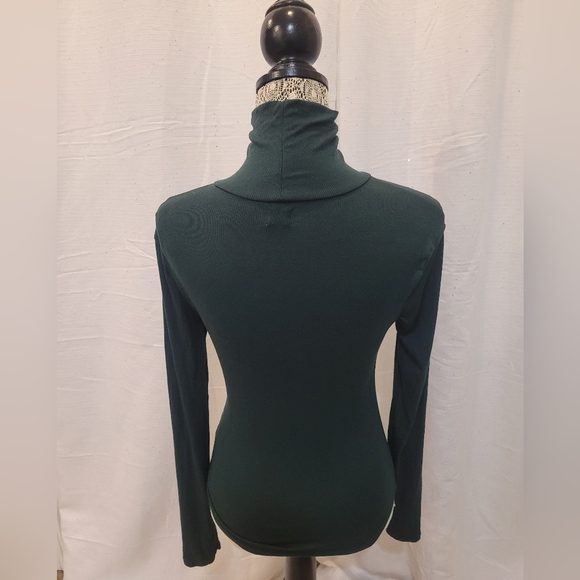 Sunday Best Freshman Turtleneck Sz Medium NEW CONDITION Tags Removed. - Picture 3 of 10